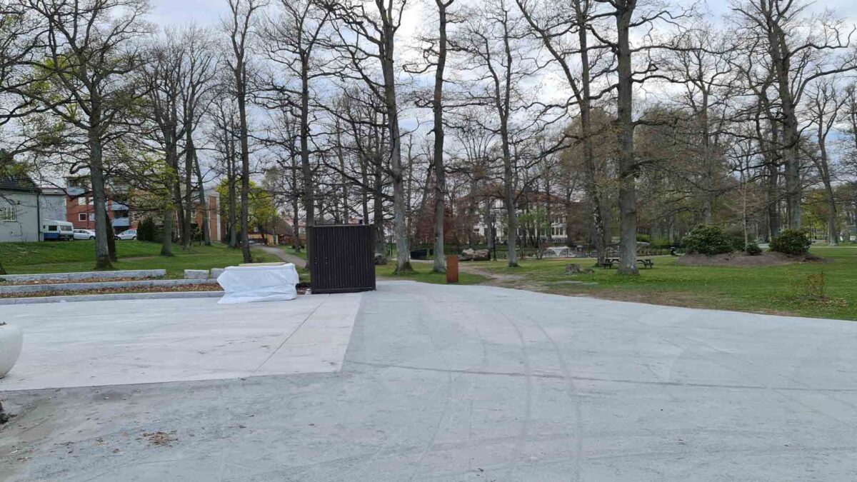 Lystlunden Park – Urban Utebane (2022) — Lystlunden Park 2022 – Kunstisbane i Horten
